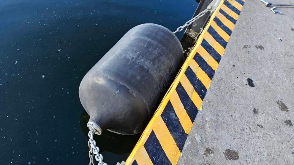 Foam Fender With A Diameter Of 1 M And A Length Of 2 M