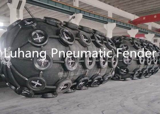 50kPa Berthing Pneumatic Marine Fender สำหรับเรือ LNG